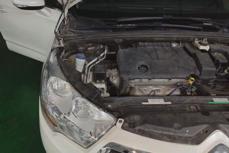 Used Citroen C4L 2013 1.8L Automatic Jingzhi Edition Engine Bay Right