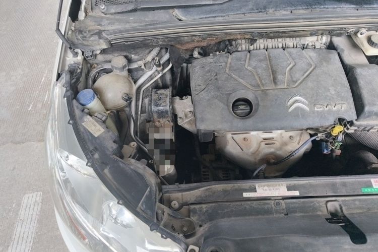 Used Citroen C4L 2013 1.8L Automatic Jingzhi Edition Engine Bay Right