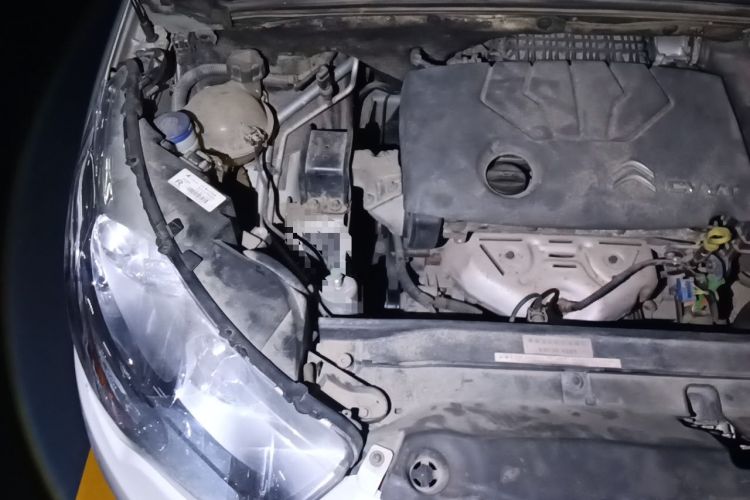 Used Citroen C4L 2013 1.8L Automatic Jingzhi Edition Engine Bay Right