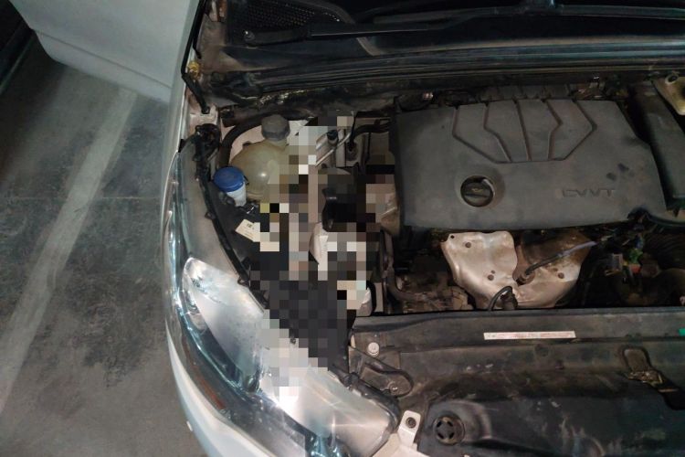 Used Citroen C4L 2013 1.6L Automatic Jingxiang Edition Engine Bay Right