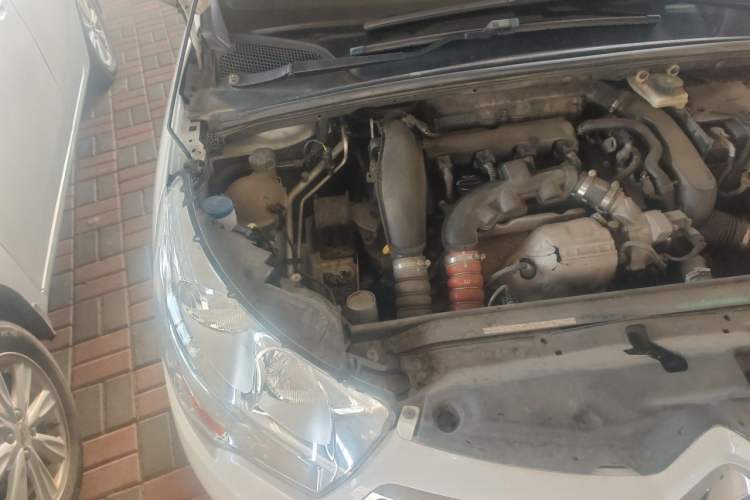 Used Citroen C4L 2013 1.6 THP Automatic Impression Edition Engine Bay Right