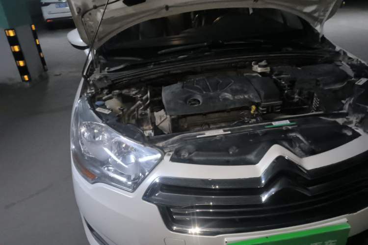 Used Citroen C4L 2013 1.8L Automatic Jingzhi Edition Engine Bay Right