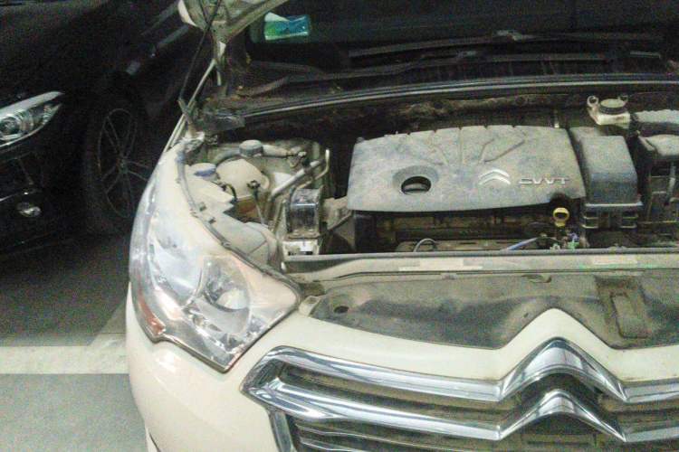 Used Citroen C4L 2013 1.8L Automatic Enjoyment Edition Engine Bay Right