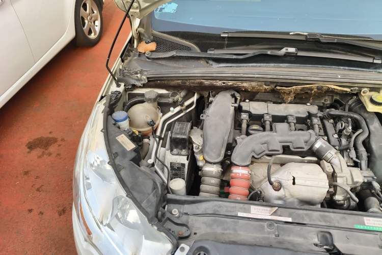 Used Citroen C4L 2013 1.6 THP Automatic Impression Edition Engine Bay Right