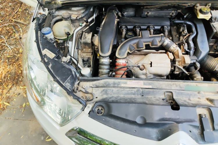 Used Citroen C4L 2013 1.6 THP Automatic Impression Edition Engine Bay Right