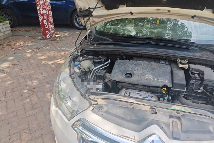 Used Citroen C4L 2013 1.8L Automatic Jingzhi Edition Engine Bay Right