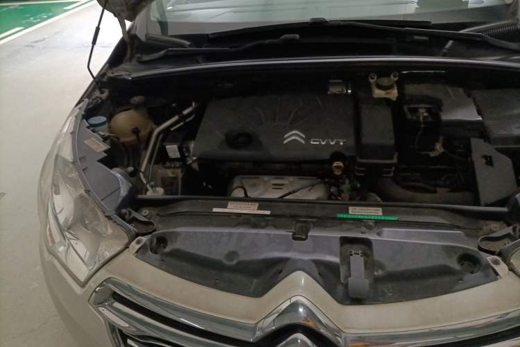 Used Citroen C4L 2013 1.8L Automatic Jingzhi Edition Engine Bay Right