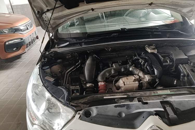 Used Citroen C4L 2013 1.6 THP Automatic Impression Edition Engine Bay Right