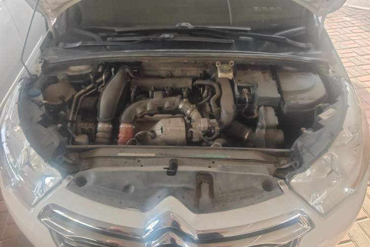 Used Citroen C4L 2013 1.6 THP Automatic Impression Edition Engine Bay