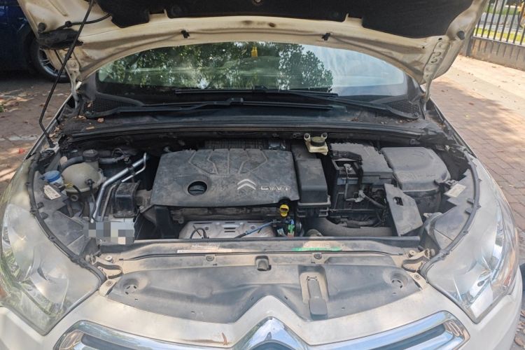 Used Citroen C4L 2013 1.8L Automatic Jingzhi Edition Engine Bay