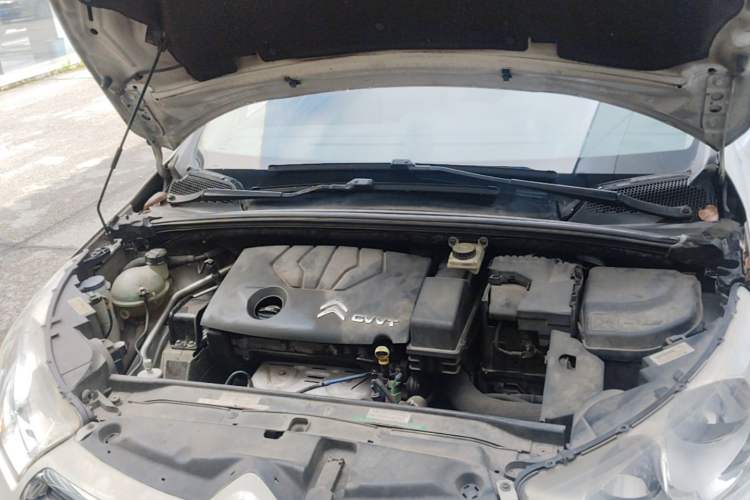 Used Citroen C4L 2013 1.8L Automatic Enjoyment Edition Engine Bay
