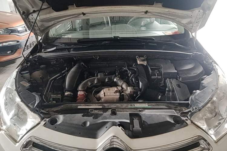 Used Citroen C4L 2013 1.6 THP Automatic Impression Edition Engine Bay