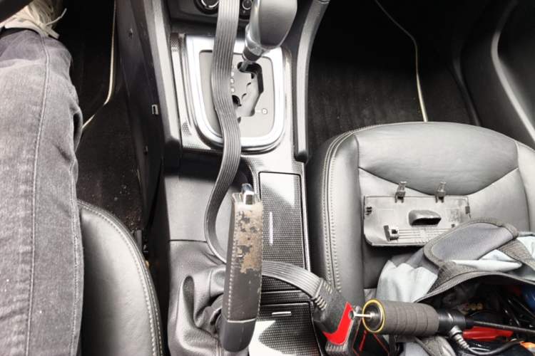 Used Citroen C4L 2013 1.6 THP Automatic Impression Edition Gear Lever