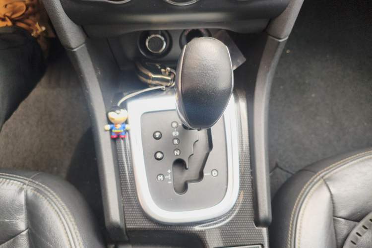 Used Citroen C4L 2013 1.6 THP Automatic Impression Edition Gear Lever