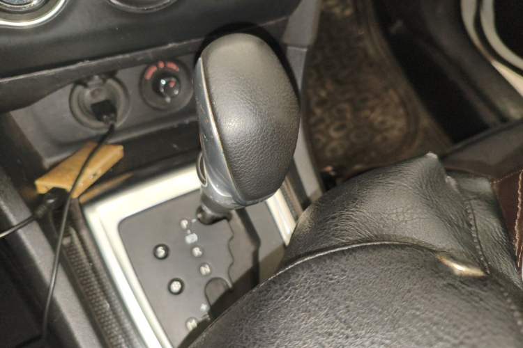 Used Citroen C4L 2013 1.6 THP Automatic Impression Edition Gear Lever