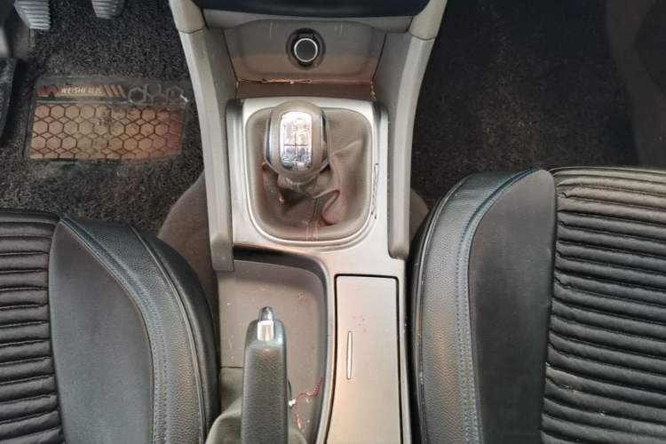 Used Citroen C4L 2013 1.6L Manual Jingxiang Edition Gear Lever