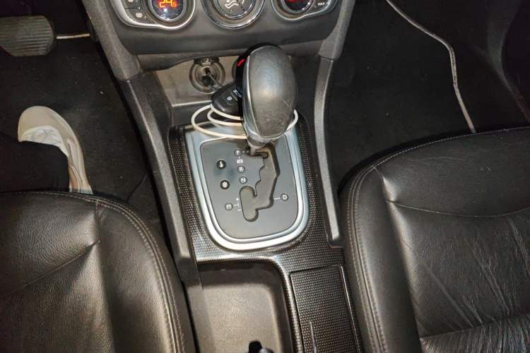 Used Citroen C4L 2013 1.6 THP Automatic Impression Edition Gear Lever