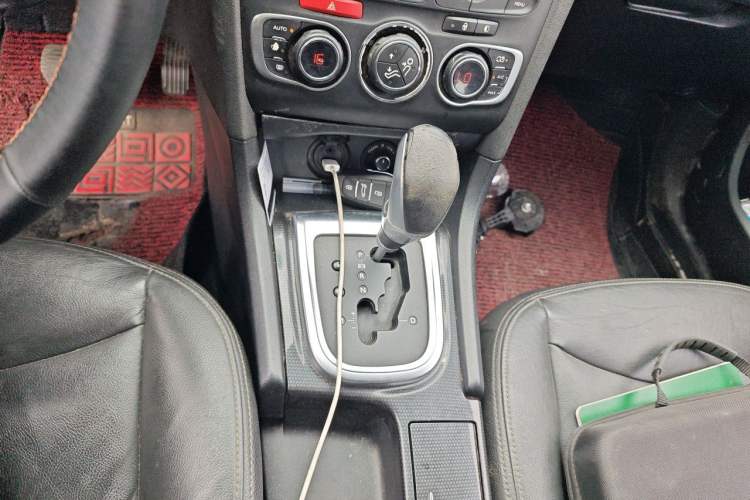 Used Citroen C4L 2013 1.6 THP Automatic Impression Edition Gear Lever