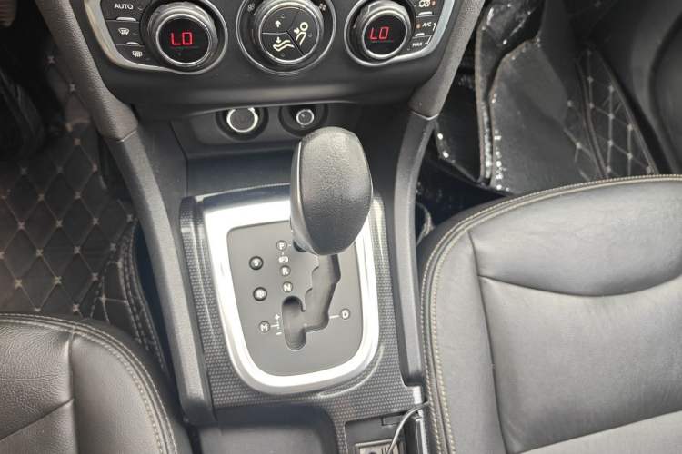 Used Citroen C4L 2013 1.6 THP Automatic Impression Edition Gear Lever