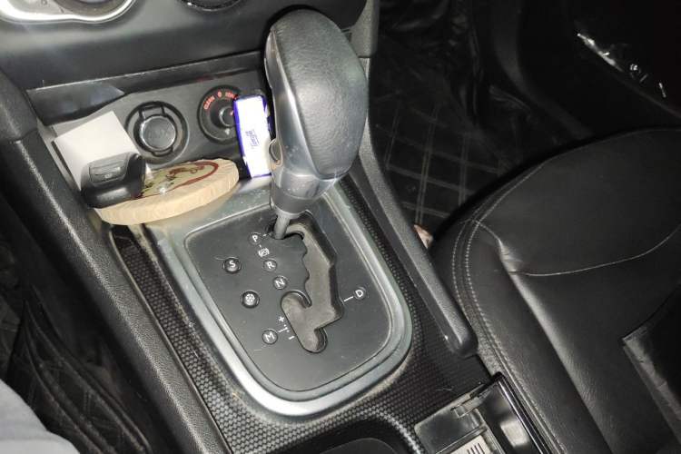 Used Citroen C4L 2013 1.6 THP Automatic Impression Edition Gear Lever