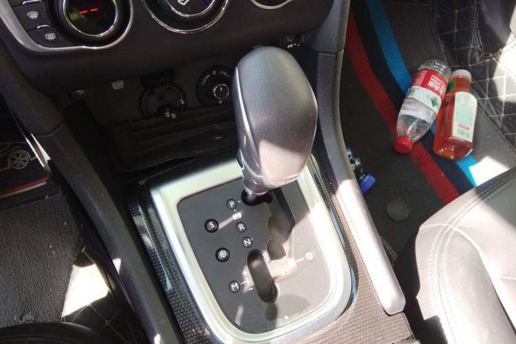 Used Citroen C4L 2013 1.8L Automatic Jingzhi Edition Gear Lever