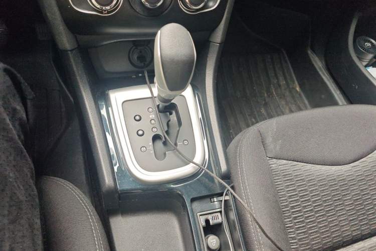 Used Citroen C4L 2013 1.8L Automatic Enjoyment Edition Gear Lever