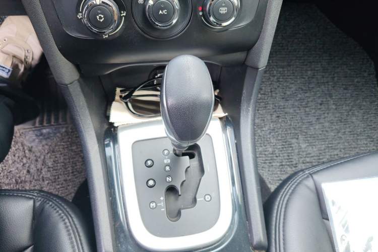 Used Citroen C4L 2013 1.8L Automatic Enjoyment Edition Gear Lever