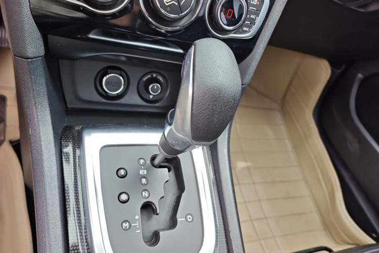Used Citroen C4L 2013 1.6THP Automatic Dynamic Edition Gear Lever