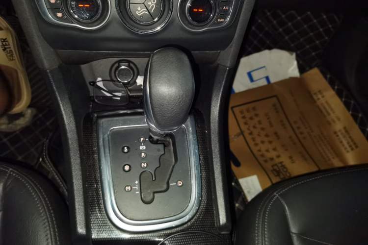 Used Citroen C4L 2013 1.6 THP Automatic Impression Edition Gear Lever
