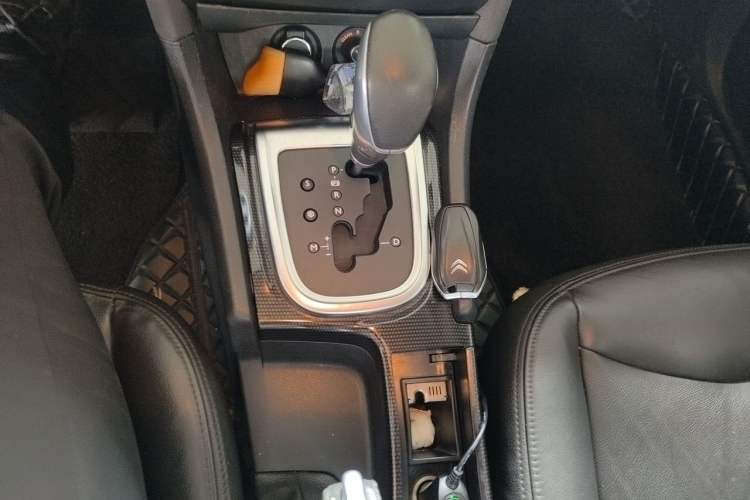Used Citroen C4L 2013 1.8L Automatic Jingzhi Edition Gear Lever