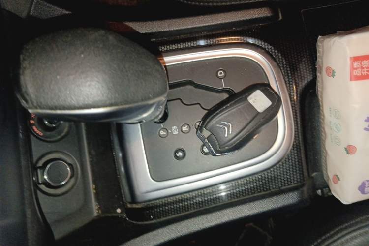 Used Citroen C4L 2013 1.6 THP Automatic Impression Edition Gear Lever