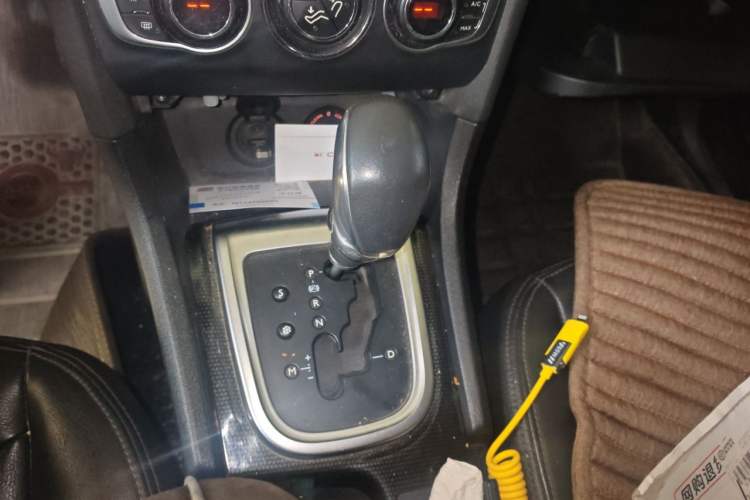 Used Citroen C4L 2013 1.6 THP Automatic Impression Edition Gear Lever