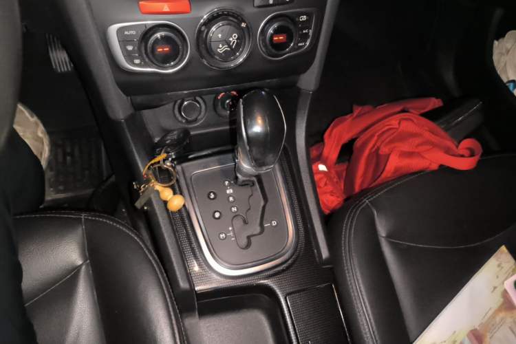 Used Citroen C4L 2013 1.8L Automatic Jingzhi Edition Gear Lever