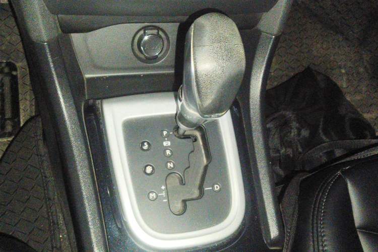 Used Citroen C4L 2013 1.8L Automatic Enjoyment Edition Gear Lever