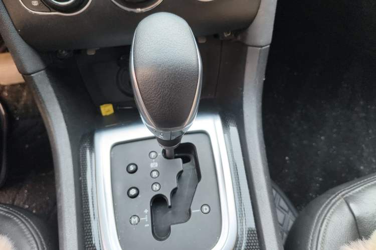 Used Citroen C4L 2013 1.6 THP Automatic Impression Edition Gear Lever
