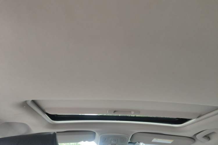 Used Citroen C4L 2013 1.8L Automatic Enjoyment Edition Headliner