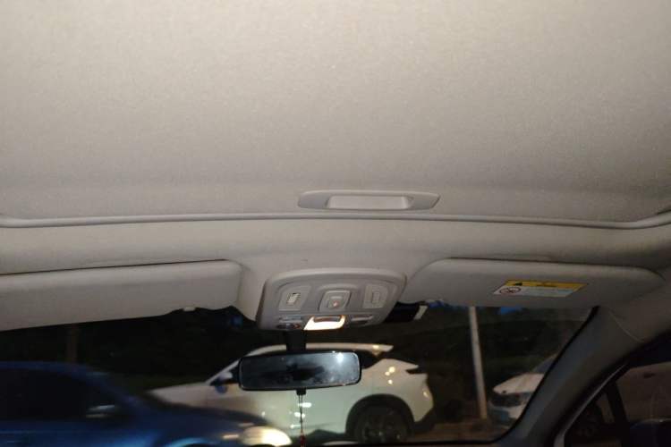 Used Citroen C4L 2013 1.6THP Automatic Enjoyment Edition Headliner