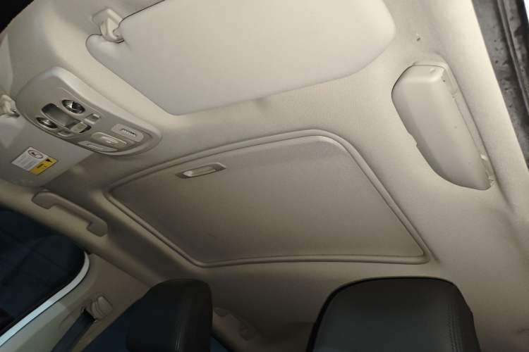 Used Citroen C4L 2013 1.8L Automatic Jingzhi Edition Headliner