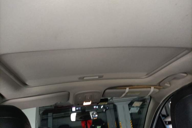 Used Citroen C4L 2013 1.8L Automatic Jingzhi Edition Headliner