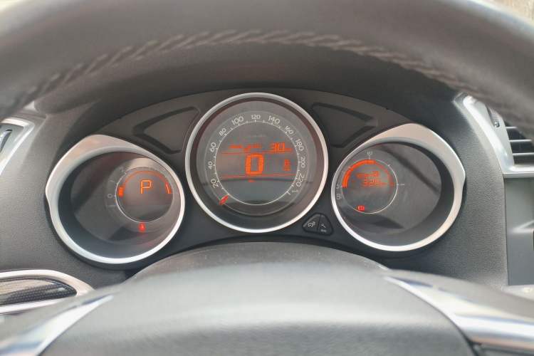 Used Citroen C4L 2013 1.6 THP Automatic Impression Edition Instrument Cluster