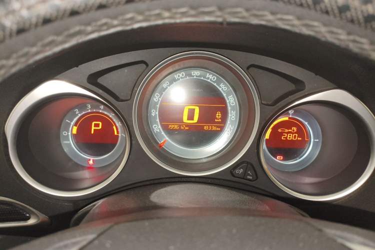 Used Citroen C4L 2013 1.6 THP Automatic Impression Edition Instrument Cluster