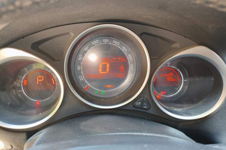 Used Citroen C4L 2013 1.6 THP Automatic Impression Edition Instrument Cluster