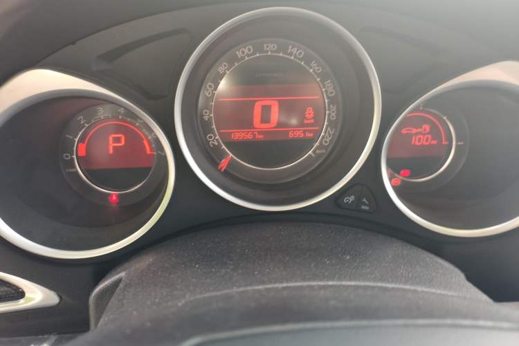 Used Citroen C4L 2013 1.8L Automatic Jingzhi Edition Instrument Cluster