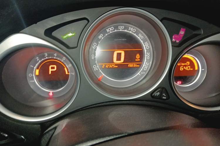 Used Citroen C4L 2013 1.6 THP Automatic Impression Edition Instrument Cluster