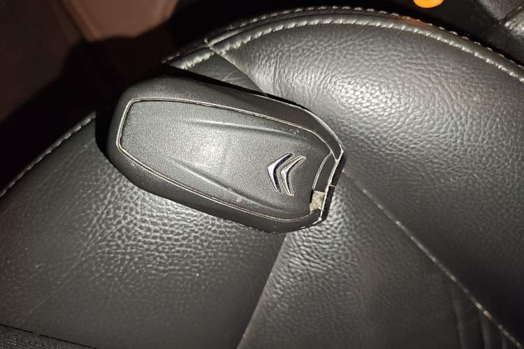 Used Citroen C4L 2013 1.8L Automatic Jingzhi Edition Interior 1