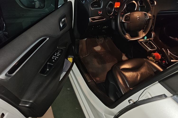 Used Citroen C4L 2013 1.8L Automatic Jingzhi Edition Interior 3