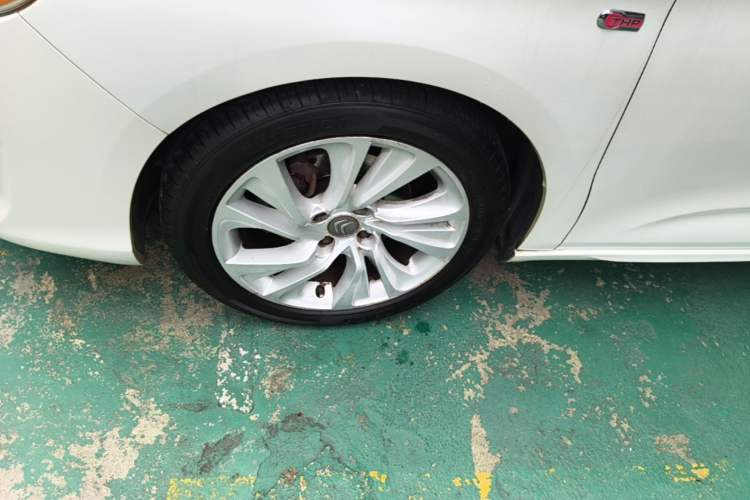 Used Citroen C4L 2013 1.6 THP Automatic Impression Edition Left Front Wheel Hub