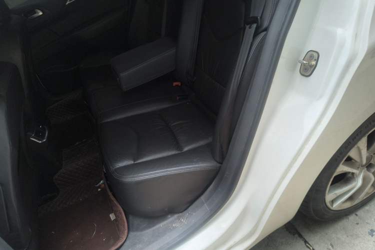 Used Citroen C4L 2013 1.8L Automatic Jingchi Edition Left Rear Seat