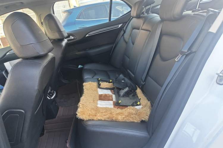 Used Citroen C4L 2013 1.8L Automatic Jingzhi Edition Left Rear Seat