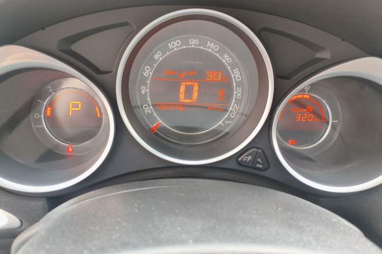 Used Citroen C4L 2013 1.6 THP Automatic Impression Edition Odometer Close Up